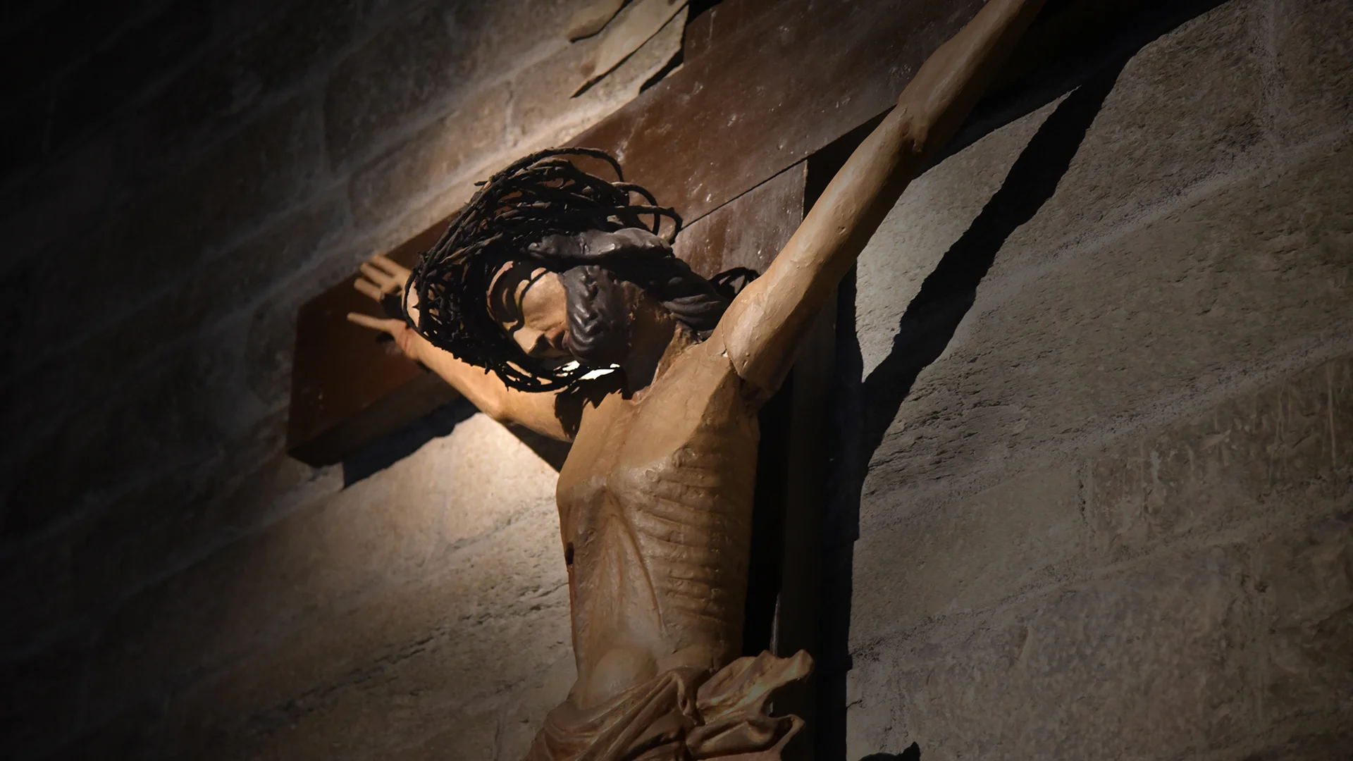 Le Salut vient par le Christ, Crucifix de la cathédrale de Sion