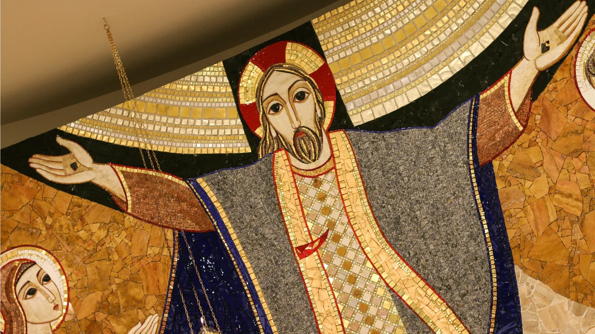 (Photo: Flickr/LawrenceOP/CC BY-NC-ND 2.0). Mosaïque du mausolée national de St jean Paul II, Washington.