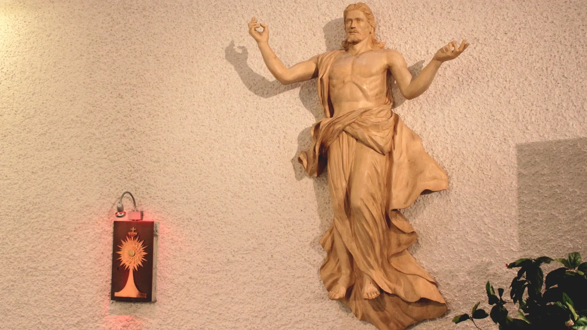 Le Christ ressuscité du chœur de l'église de Champéry: une œuvre locale centrée sur la Résurrection ¦© Bernard Litzler