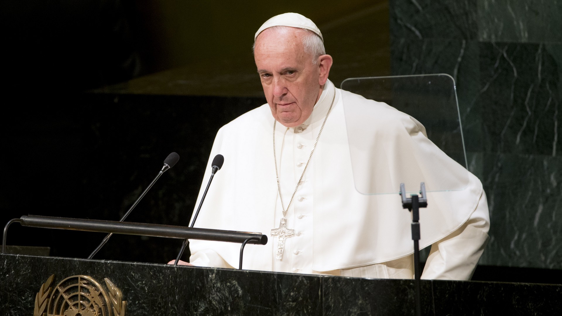 Le pape François devant l'assemblée générale de l'ONU à New York, le 25 septembre 2015 (photo Keystone)