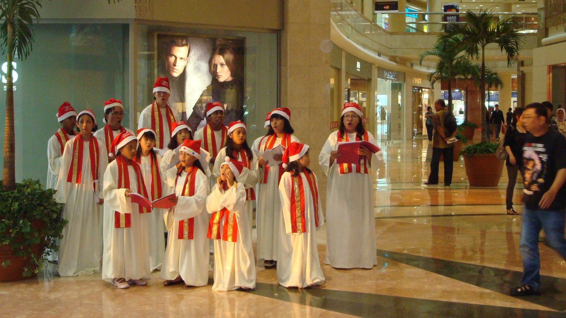 L'armée et la police vont se déployer autour des églises et également surveiller les aéroports, les gares ainsi que les centre commerciaux, ici le grand centre Senayan Plaza, à Jakarta. (Photo: Flickr/Rezwan/CC BY-NC-ND 2.0) 