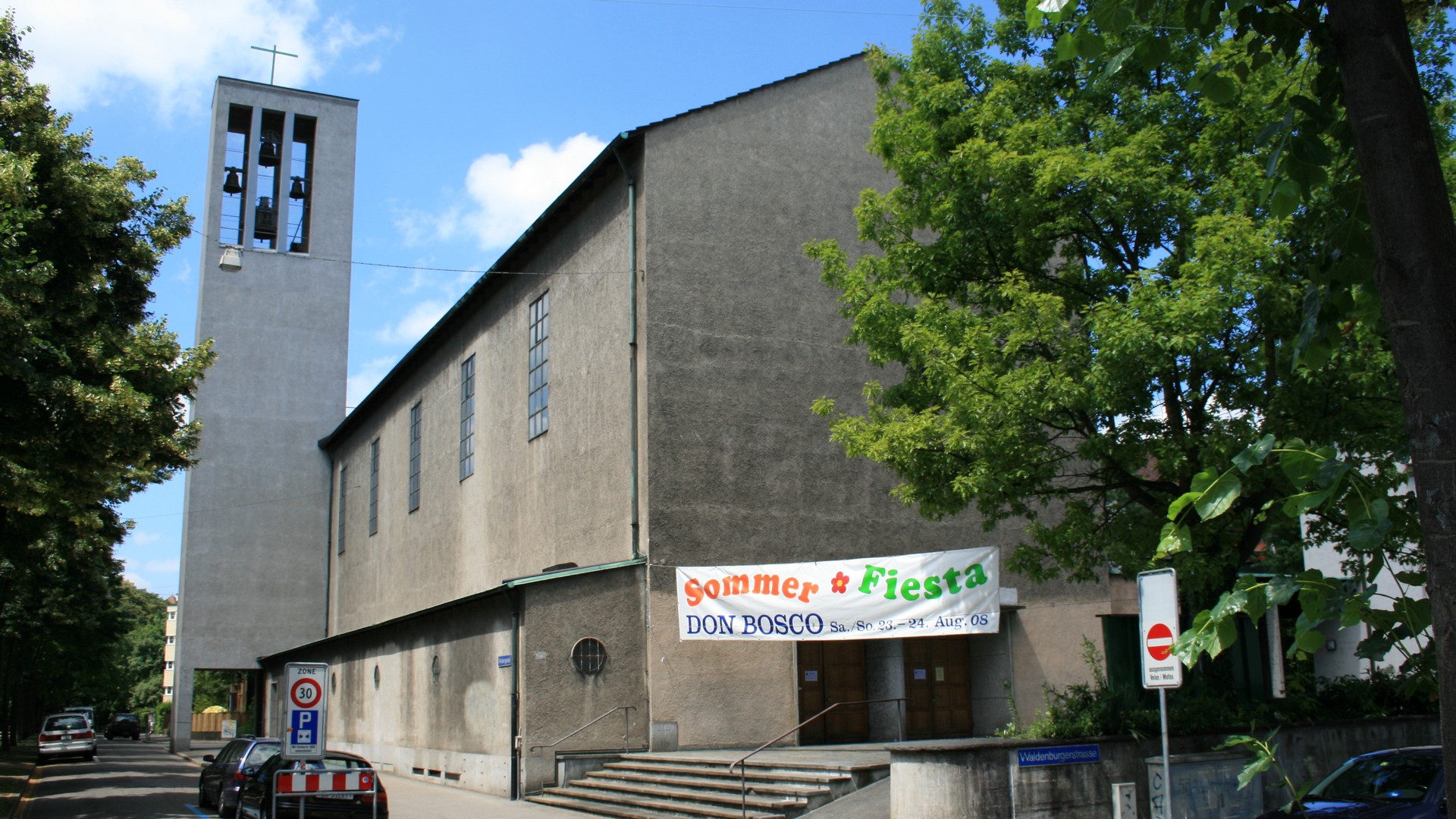 L'église Don Bosco à Bâle ne sert plus au culte depuis 2013 (photo wikimedia commons CdaMVvWgS  CC BY-SA 1.0)