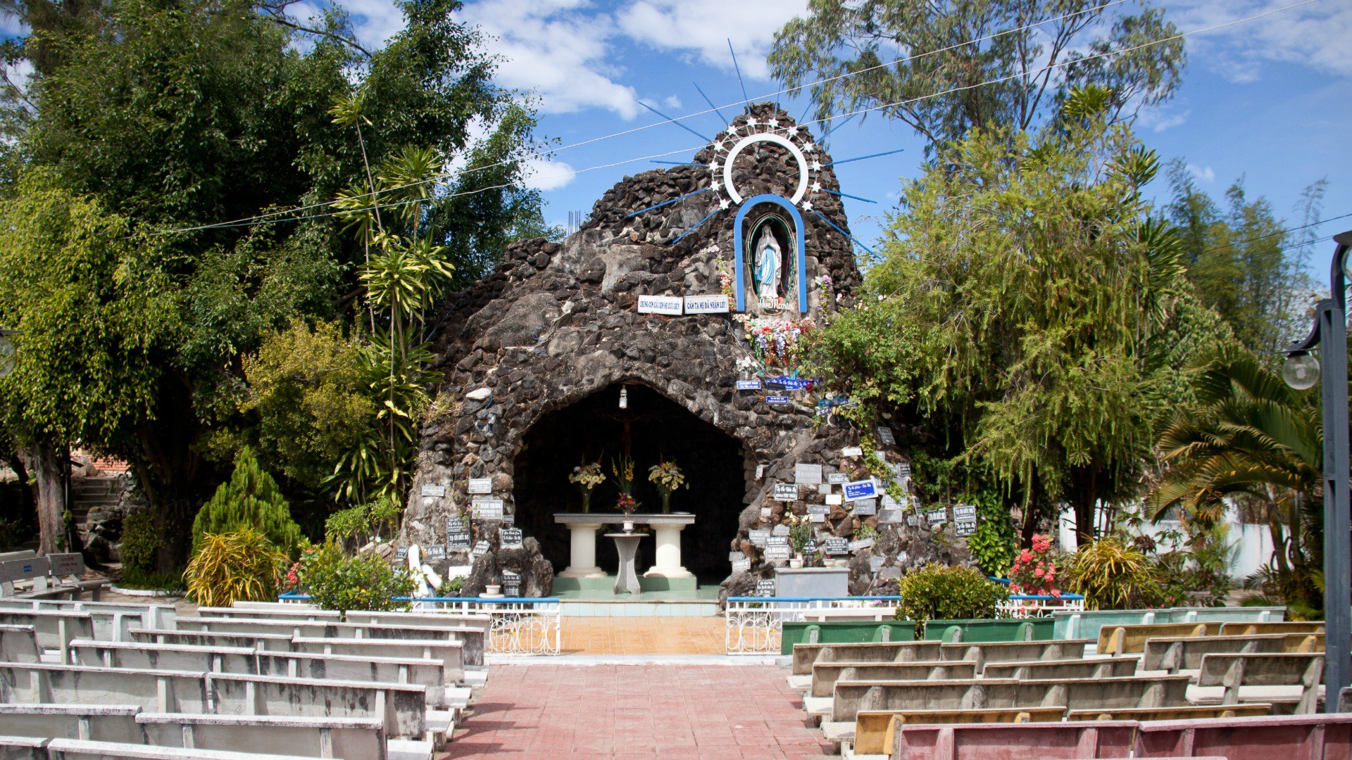 Eglise ouverte dans la ville de Kontum, située dans la région des Hauts plateaux, au Vietnam, où Mgr Girelli s'est souvent rendu. (Photo: Flickr/Chris Goldberg/CC BY-NC 2.0)