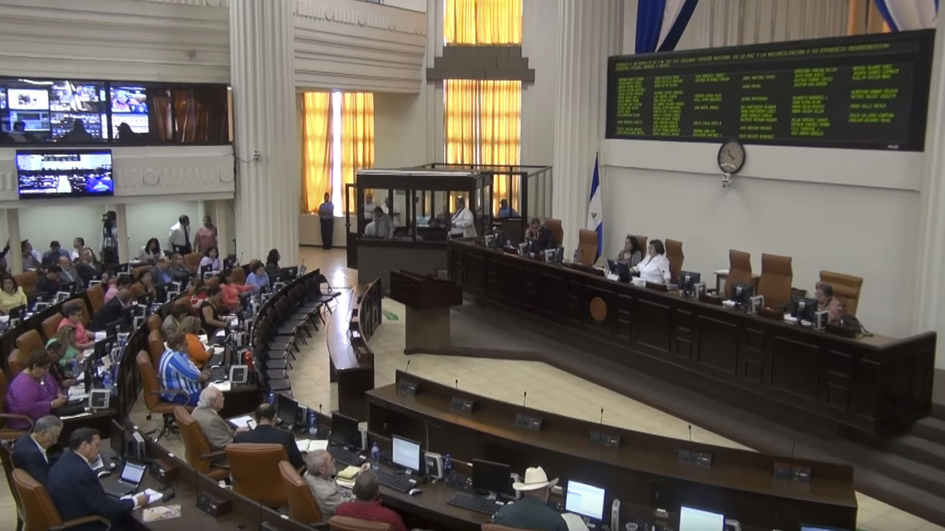 L’Assemblée Nationale du Nicaragua a approuvé, le 2 mars 2016, la nomination de l’Archevêque émérite de Manágua, le Cardinal Miguel Obando y Bravo comme « héros national » (Photo: Capture écran/El Nuevo Diaro)