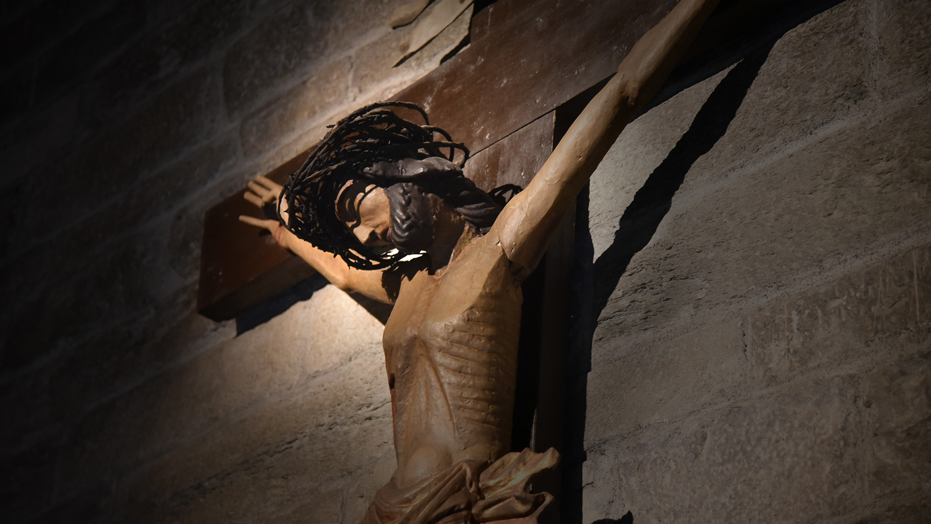 Le Christ en croix, cathédrale de Sion (Photo: Pierre Pistoletti)