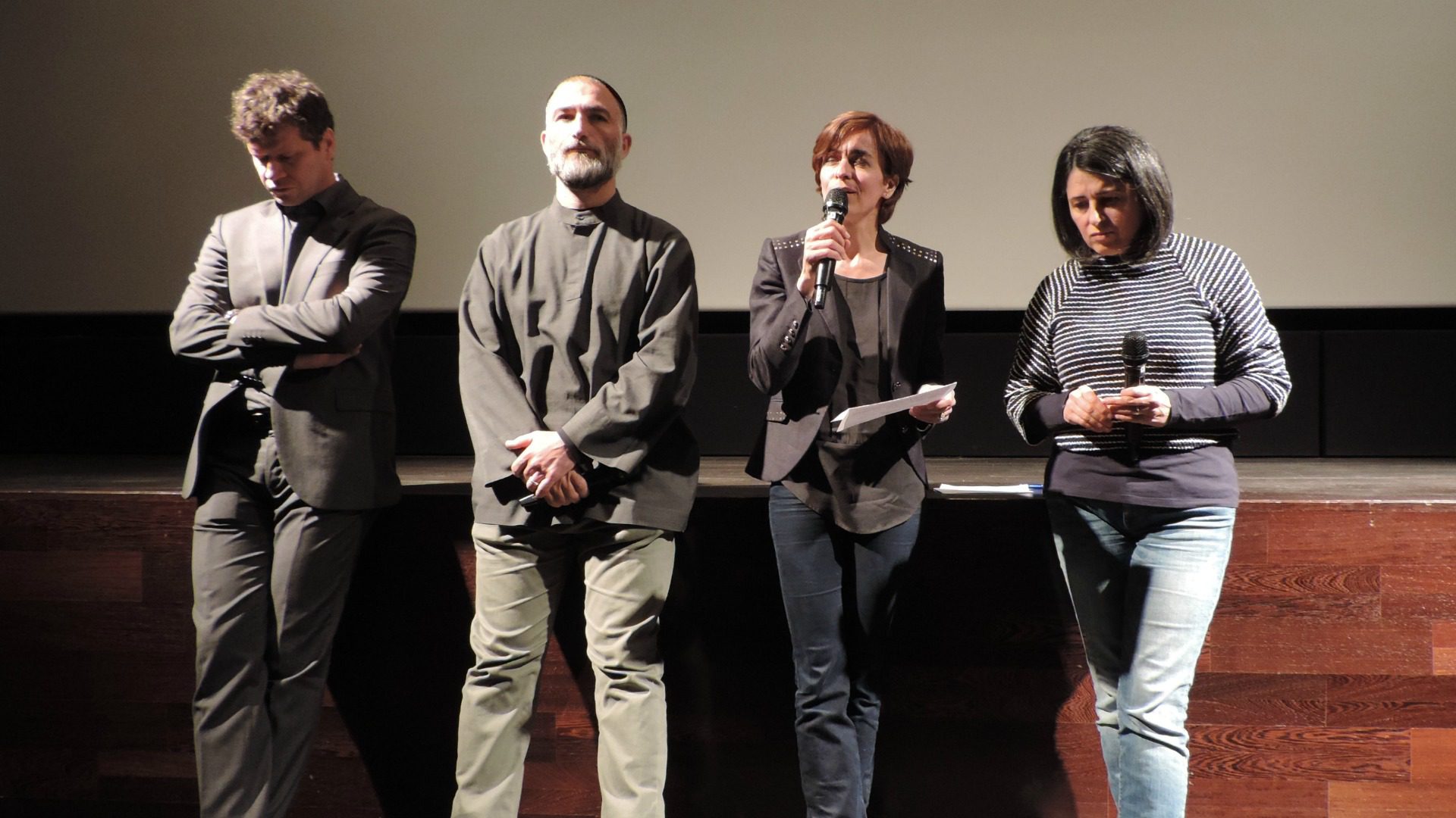 Genève le 1er mai. Festival "Il est une foi". De g. à dr: Roberto Simona, le père Jihad Youssef, Esther Mamarbachi et Lama Aleid. (Photo: Silvana Bassetti)