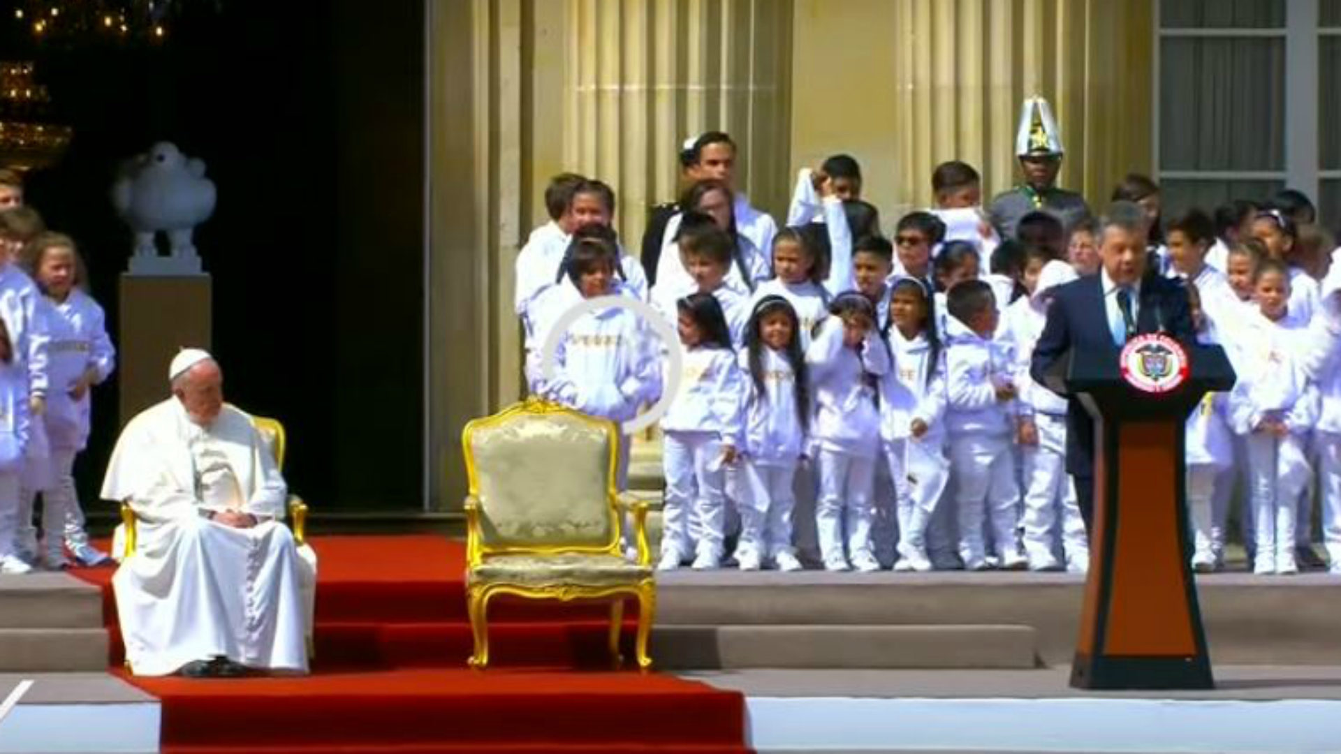 le pape François reçu par le président colombien Juan Manuel Santos à Bogota (capture d'écran CTV)