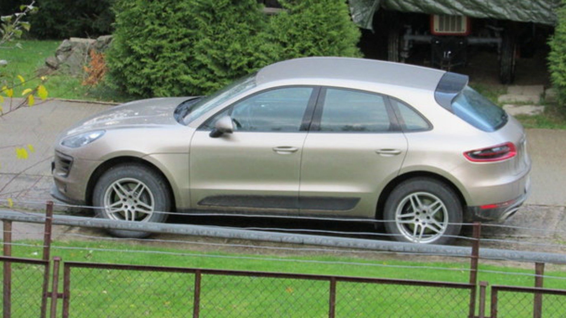 La Porsche Macan du curé de Kasina Wielka vaut environ 100'000 euros (Photo:dr)