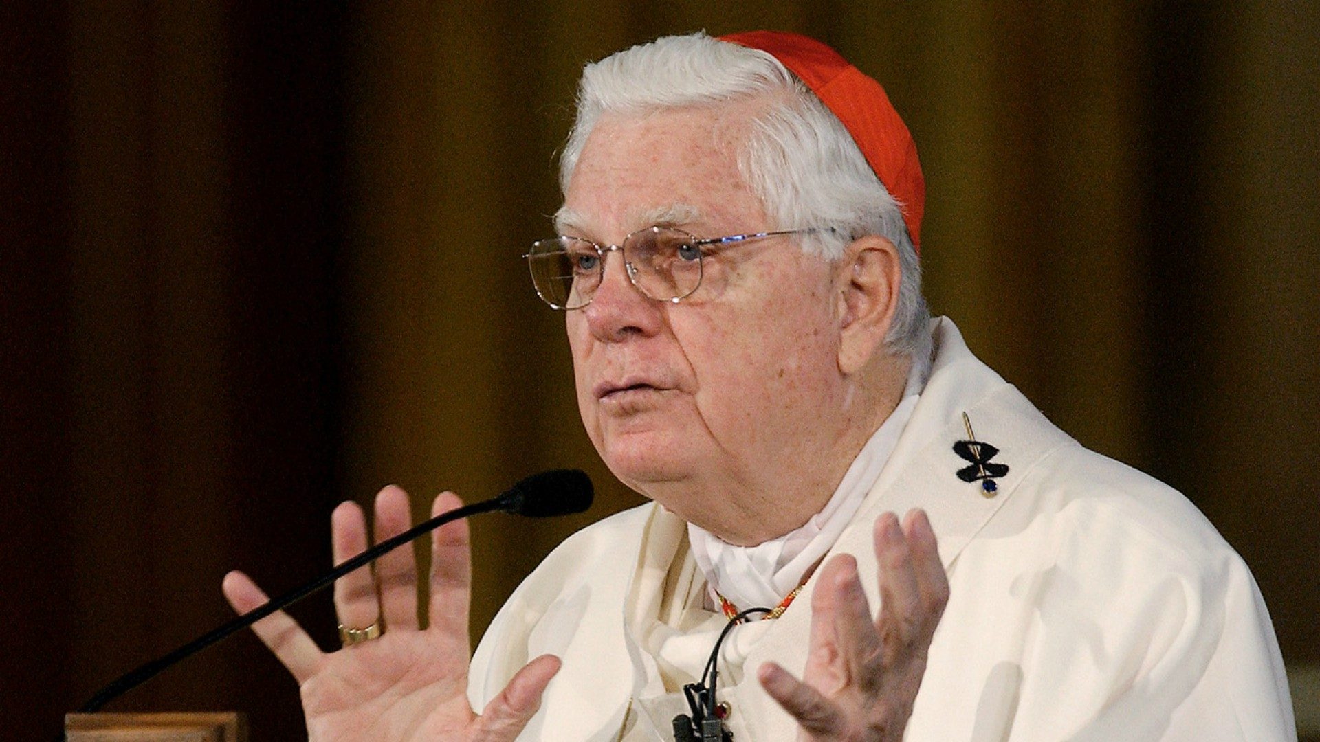 Mgr Bernard Law était accusé d'avoir couvert des prêtres pédophiles | © AP Michael Dwyer/Keystone