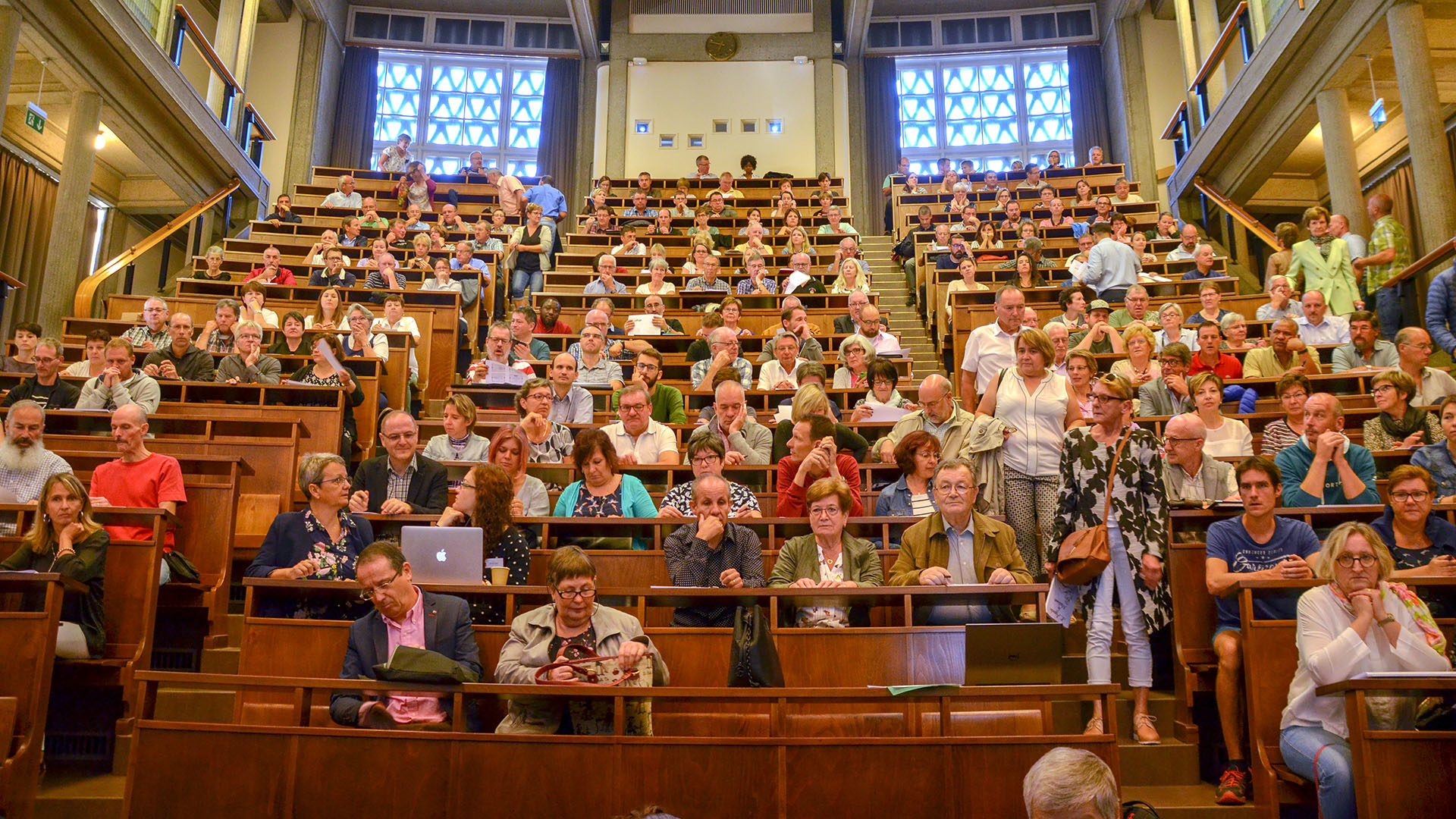 Près de 240 conseillères et conseillers de paroisse ont suivi une demi-journée de formation à Fribourg. © | Véronique Benz