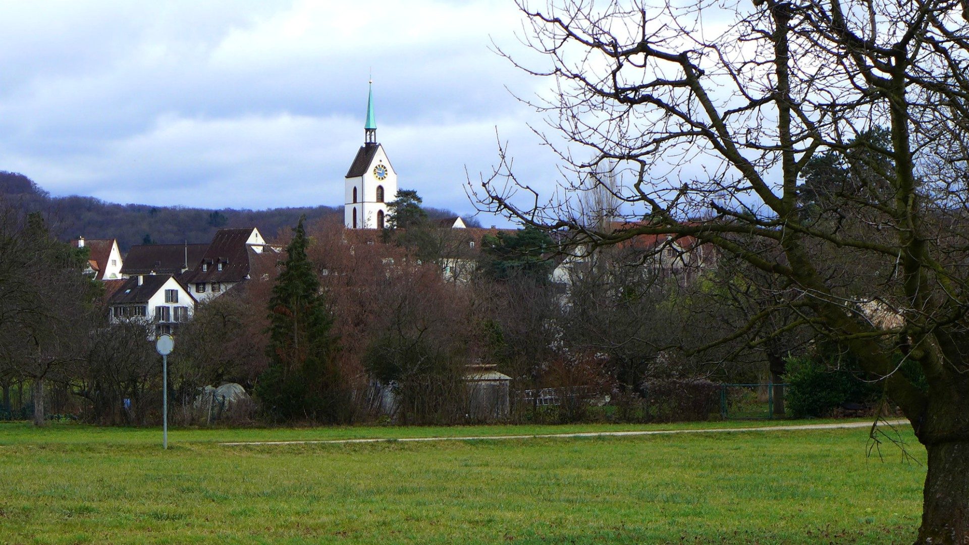 La paroisse de Riehen (BS) a un nouveau curé controversé (photo:nchenga/Flickr/CC BY-NC 2.0)