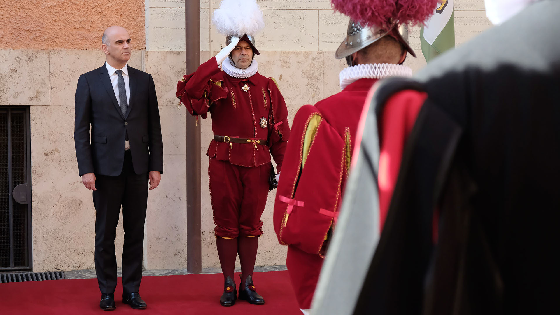 Rome le 12 novembre 2018. Alain Berset en visite à la Garde suisse. | © Oliver Sittel