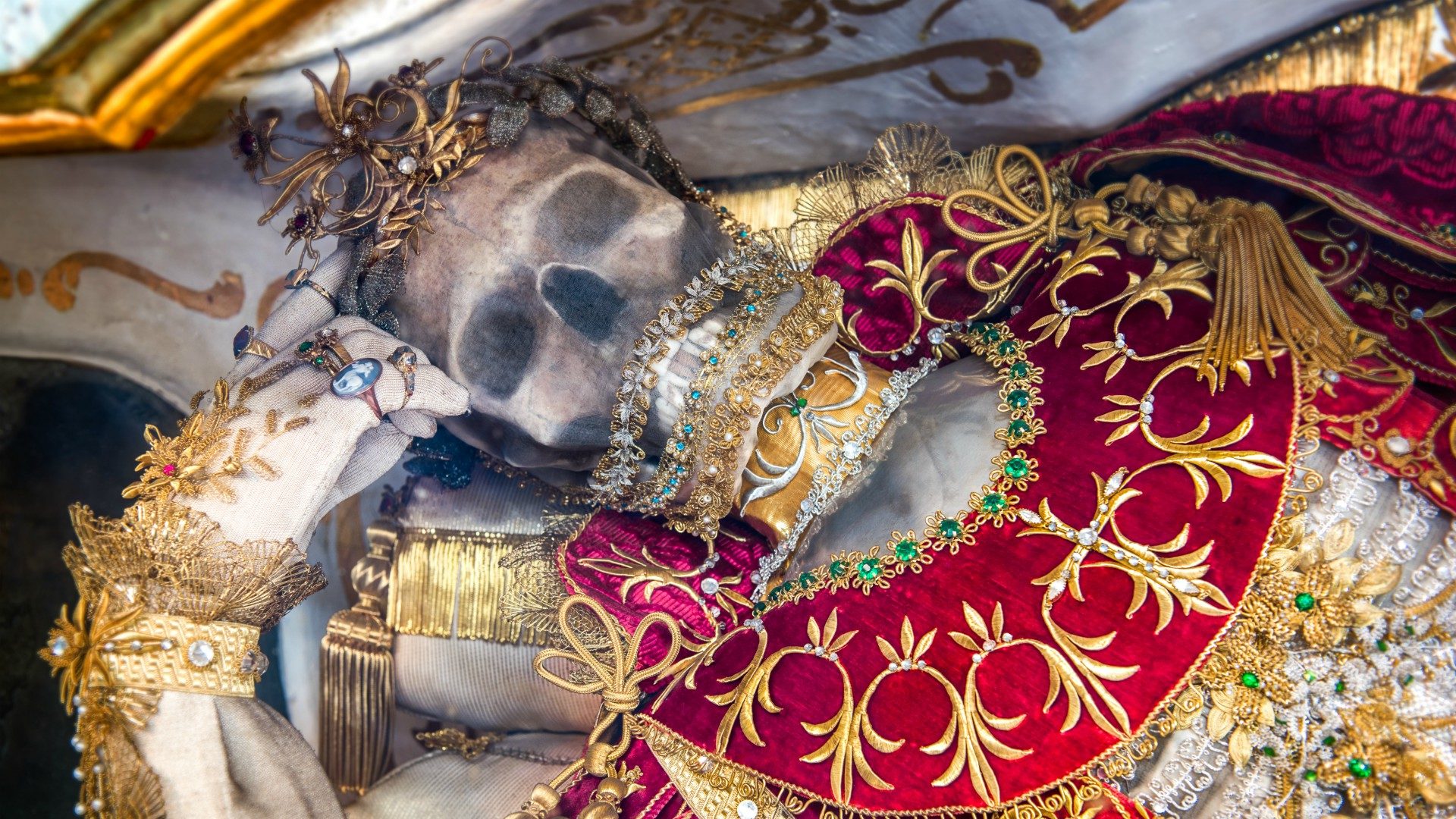 Saint Nazaire repose dans l'église de Schwytz © Bobby C.Alkabes