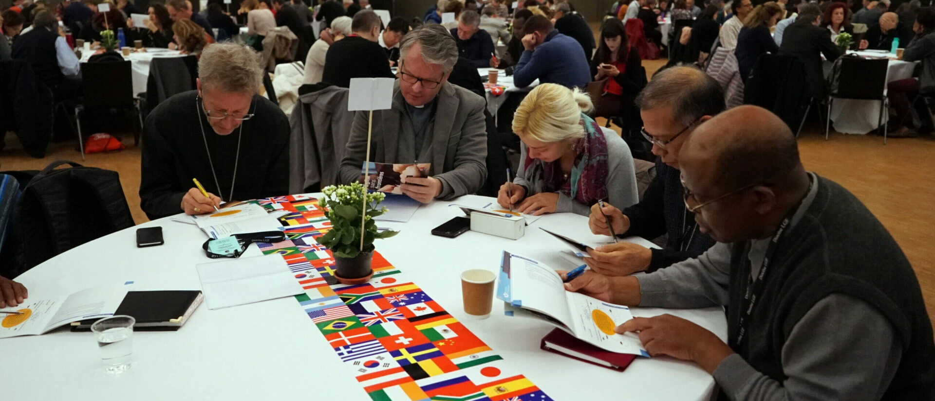 Les participants à la session diocésaine ont studieusement suivi les ateliers | © Raphaël Zbinden