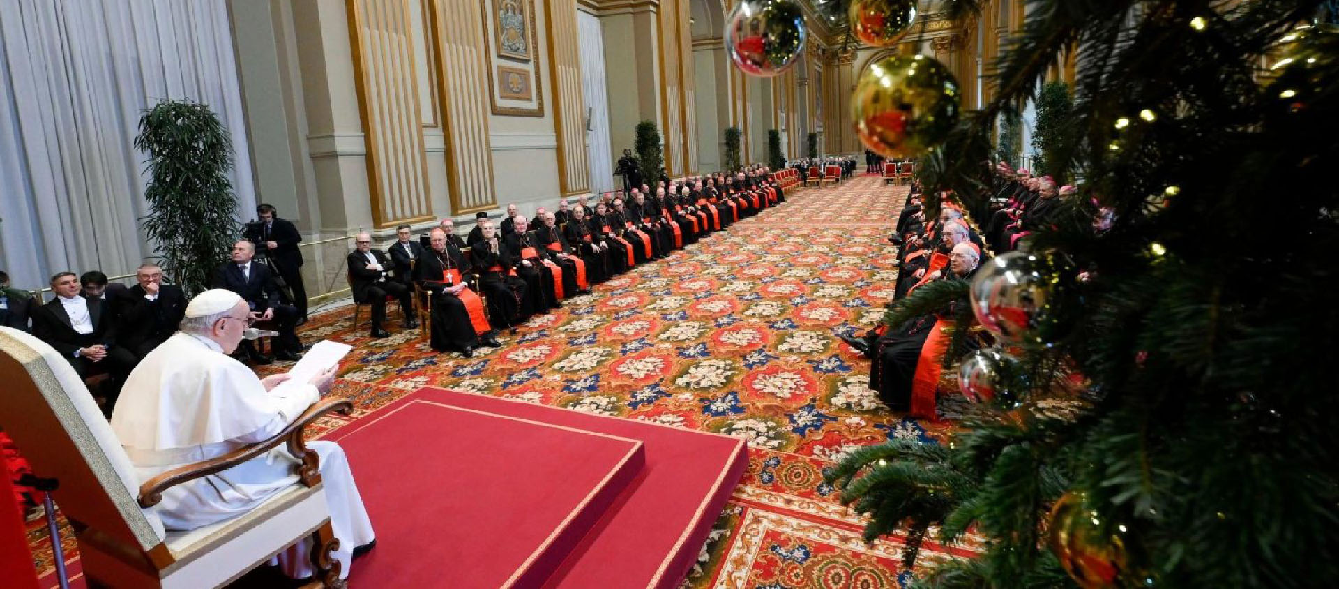 En 10 ans de pontificat, le pape, ici lors des vœux de Noël en 2021, a bousculé les habitudes de la curie | © Vatican Media