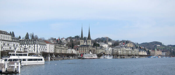 Lucerne et la Hofkirche |   © Jukka/Flickr/CC BY 2.0