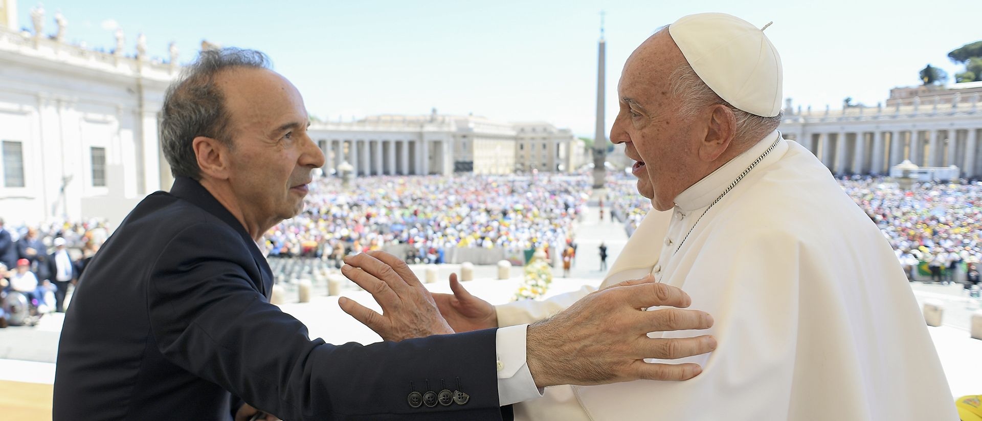 L'acteur Roberto Benigni a captivé le pape et les enfants par son humour | © Vatican Media