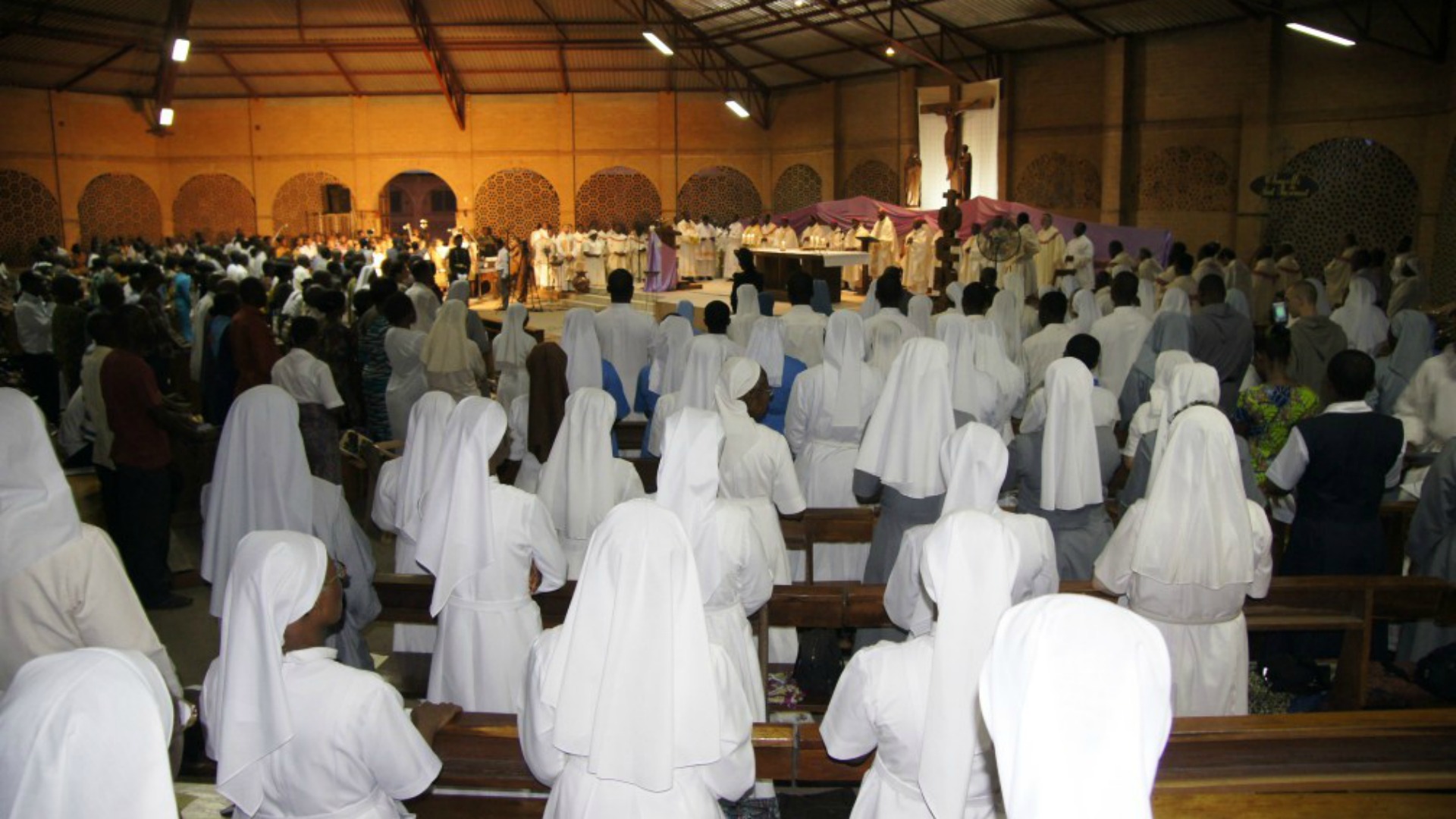 En Afrique, les abus sur les religieuses  par des prêtres restent peu abordés. Photo: célébration à Lomé, Togo | © Archidiocèse de Lomé