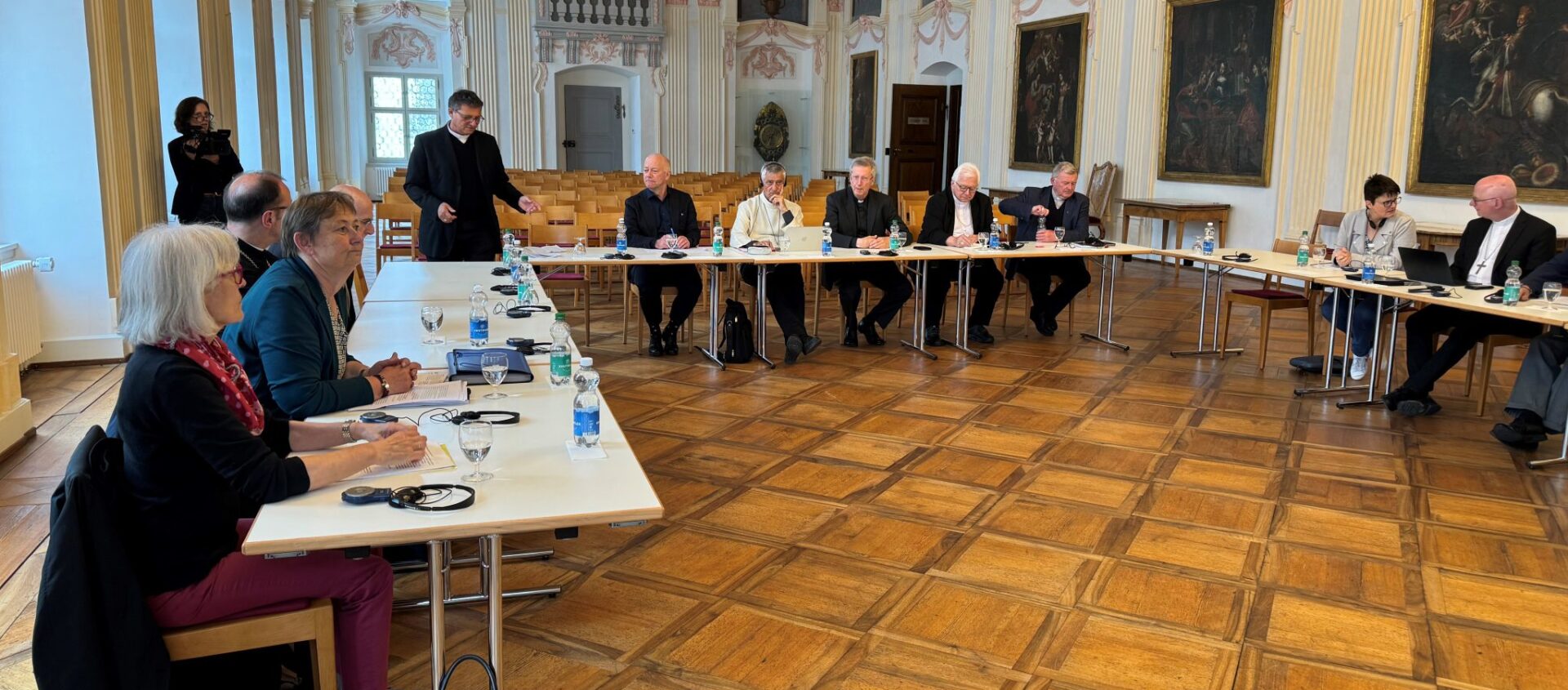 Rencontre entre la Conférence des évêques suisses (CES) et des représentants des associations de victimes, le 3 juin 2024 à Einsiedeln (SZ) | © CES