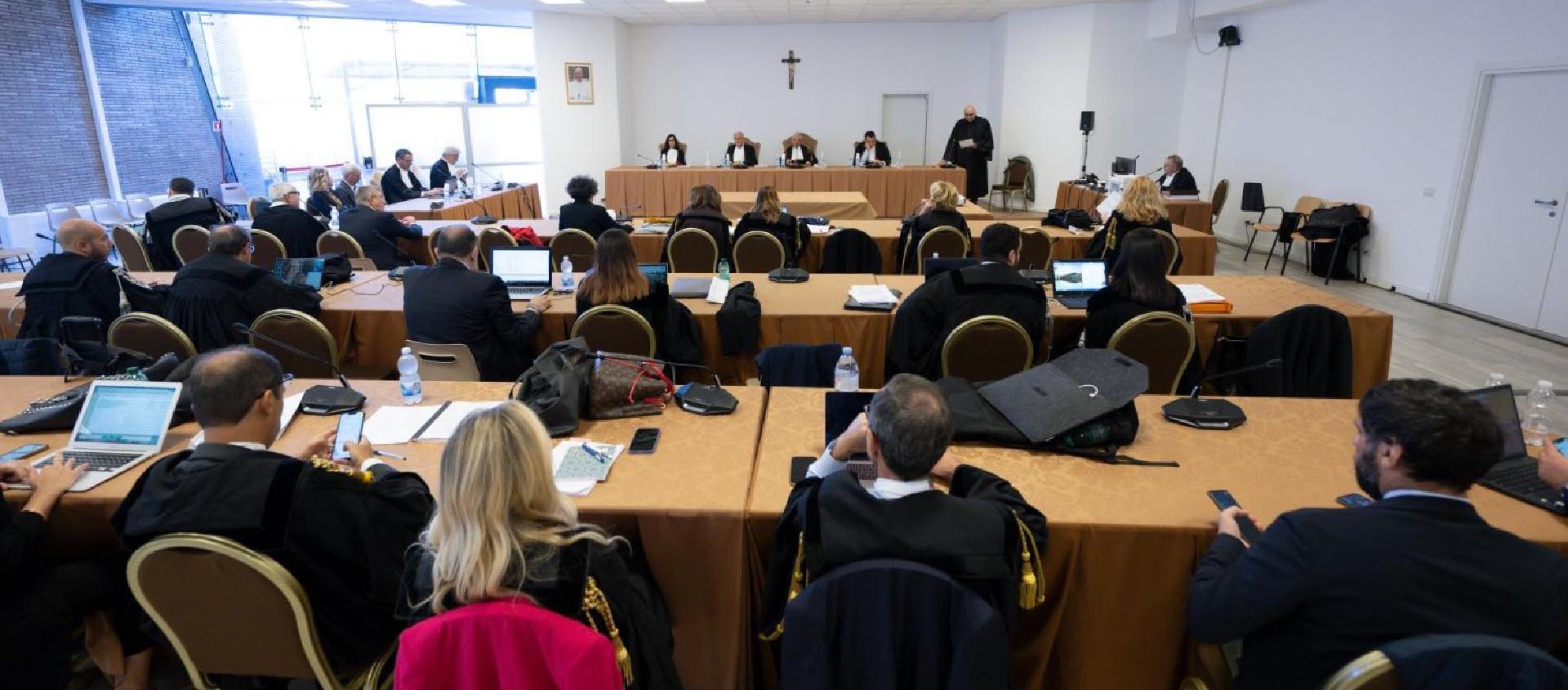 Six mois après le verdict, le procès de l'immeuble de Londres pourrait rebondir jusqu'à Genève | © Vatican Media