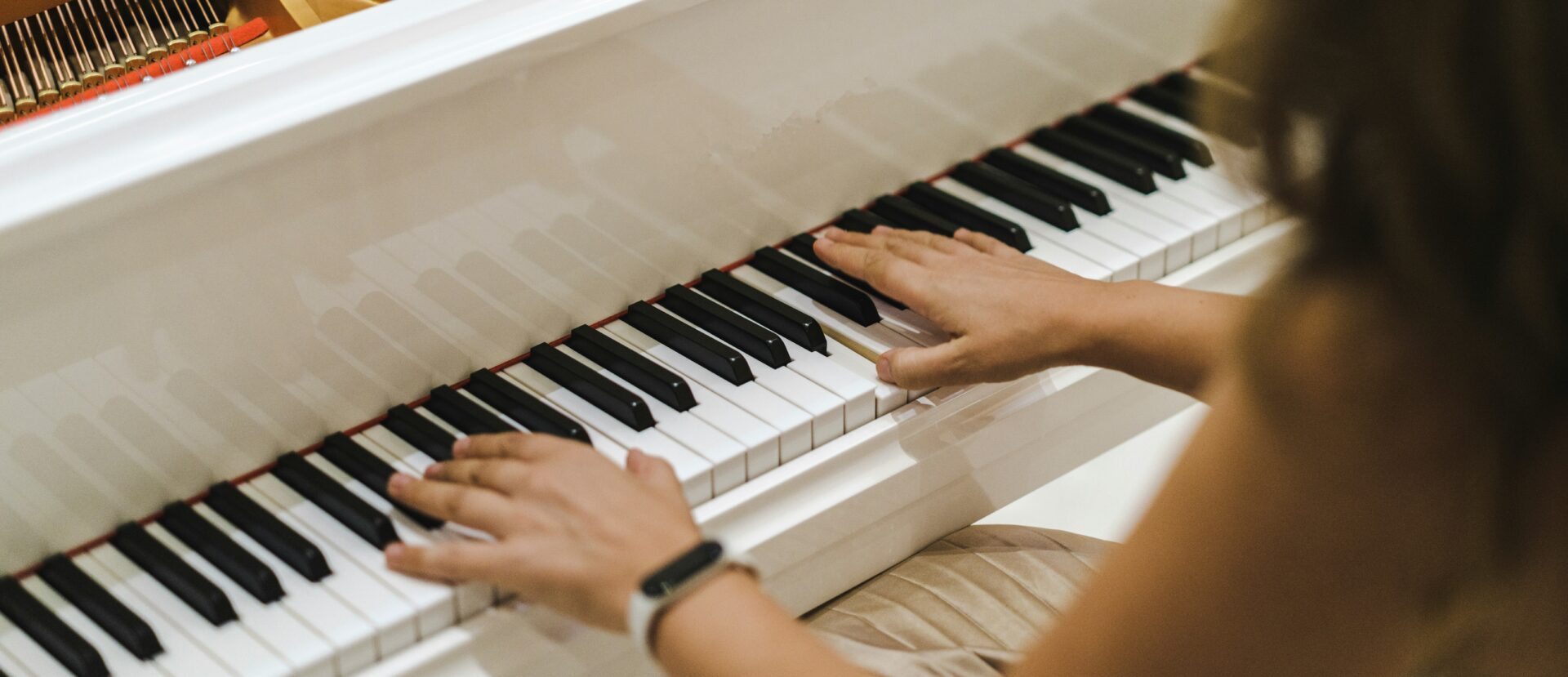 Jeune fille au piano | © Engin Akyurt/Unsplash