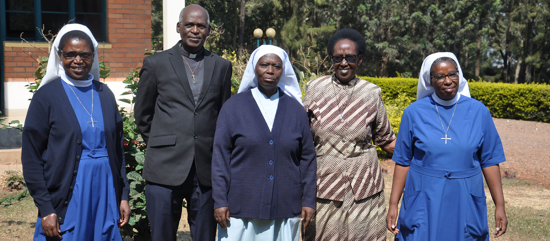 Le comité est composé de (g. à dr.) Sr Josephine, abbé Vincent Nyamaganda, Sr Marie Geneviève, Sr Goberta et Sr Alphonsine| © Michel Kocher