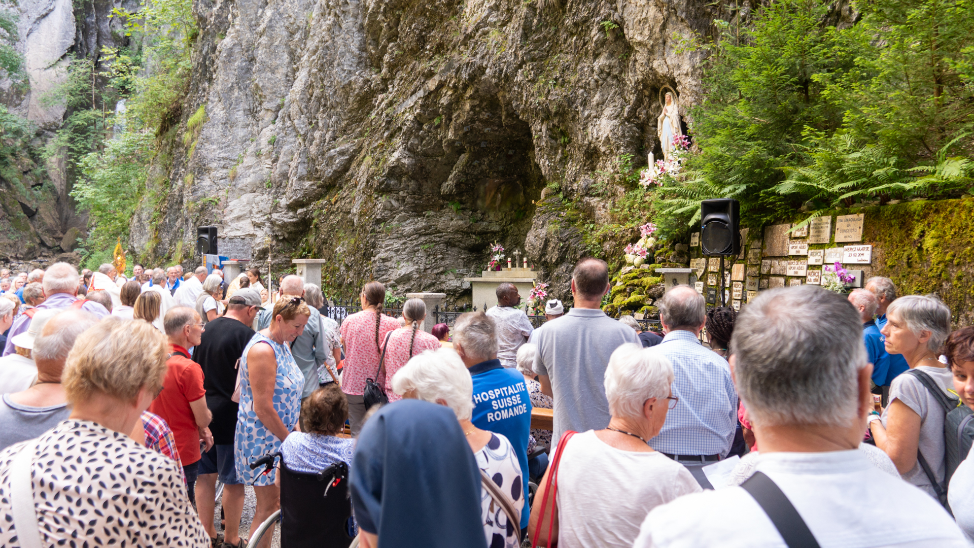 La grotte de Lourdes de Grandvillard ressemble beaucoup à Massabielle | Maurice Page