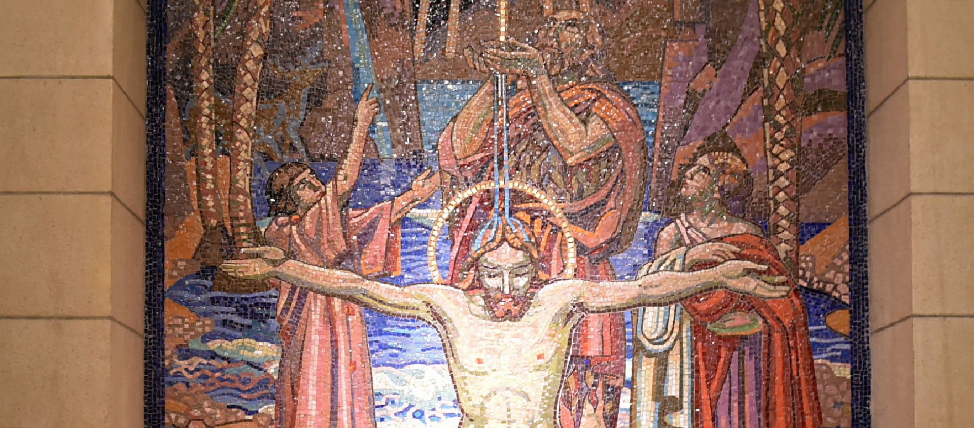 Mosaïque représentant le baptême du Christ, par Maurice Denis, dans l'église St-Paul de Cologny (GE) | © Raphaël Zbinden