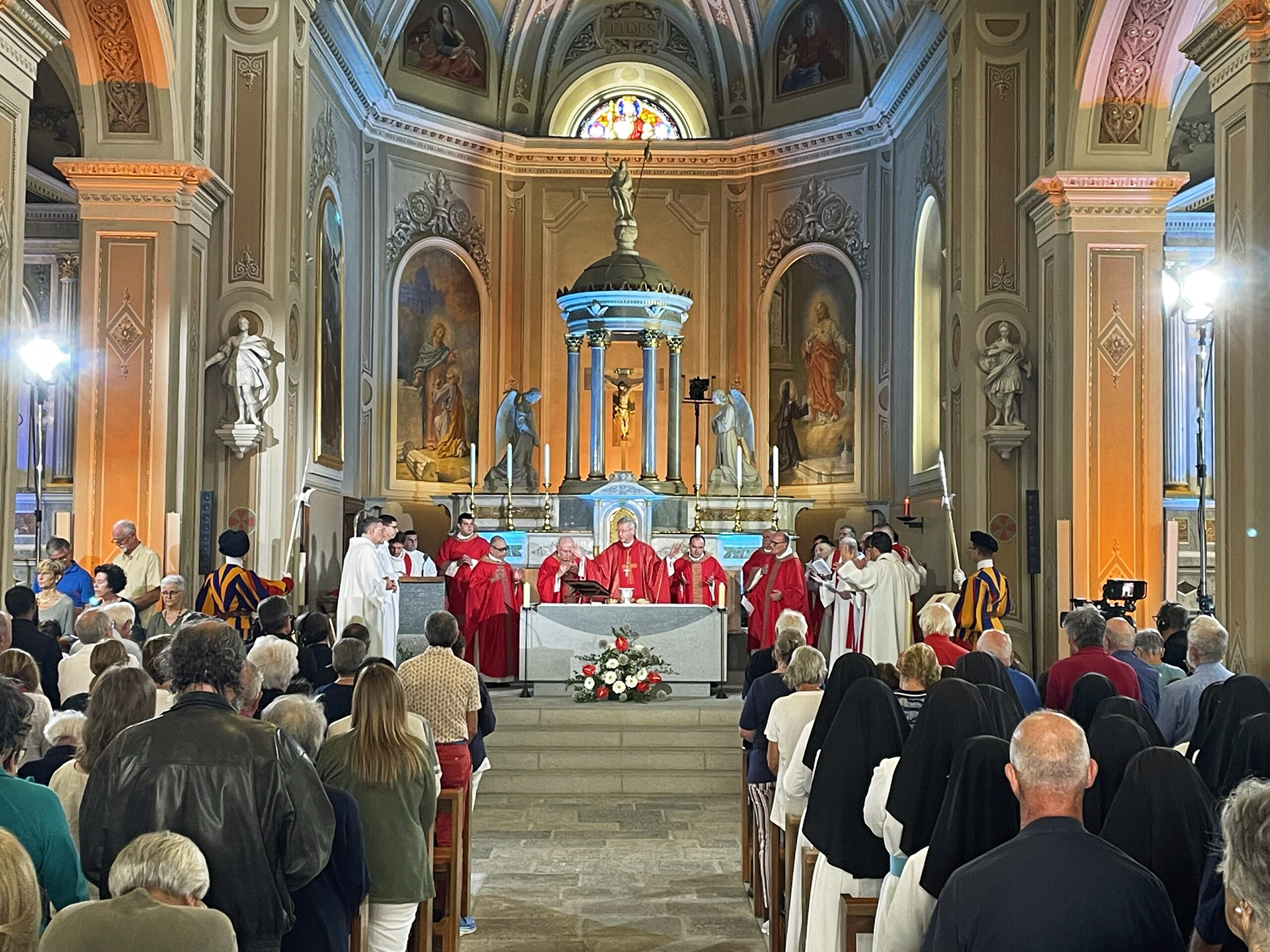 La messe TV du 1er août 2024 à l'église d'Airolo, avec Mgr Alain de Raemy | © Dennis Pellegrini - catt.ch