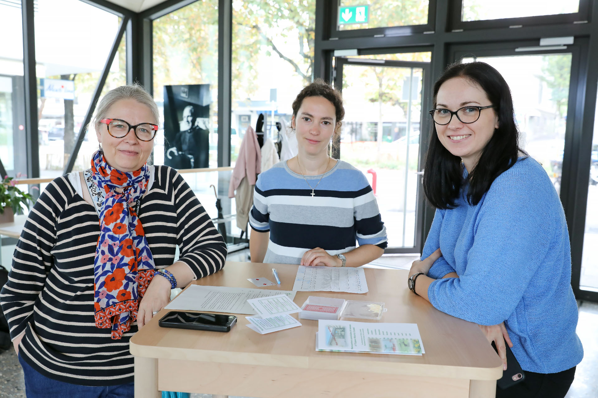 Fabienne Gapany avec Mireille et Ania, animatrices de la rencontre | © Bernard Hallet