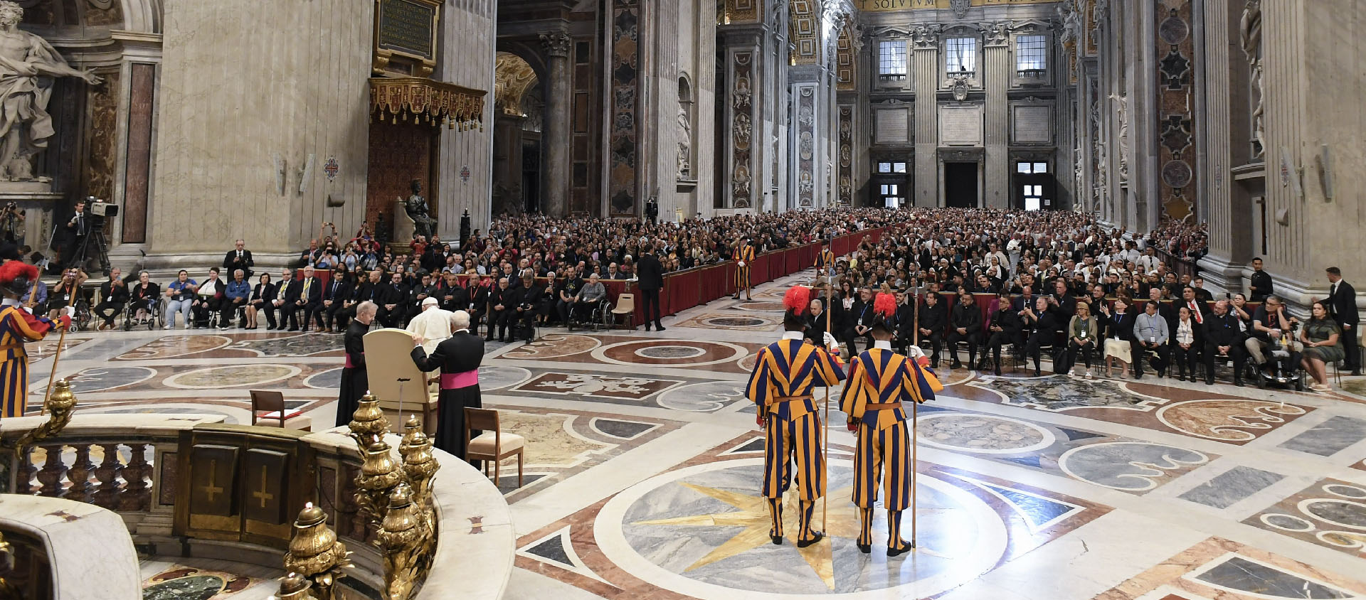 «Il y a cinq cents ans, vos fondateurs n’ont pas consacré leur vie à un chantier de briques et de marbre, mais de pierres vivantes», a lancé le pape | © Vatican News