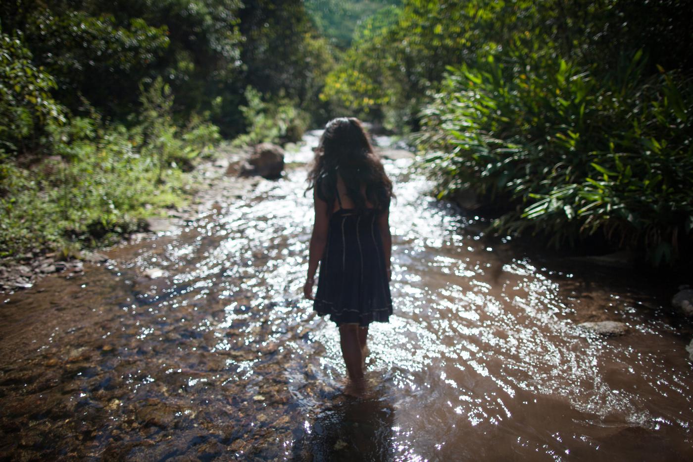 Yanina Avila, 18 ans, fille du dirigeant autochtone Tolupán assassiné José de Los Santos Sevilla, dans la zone reculée de la Montaña de la Flor au Honduras. | © COE –Sean Hawkey – Life on Earth Pictures