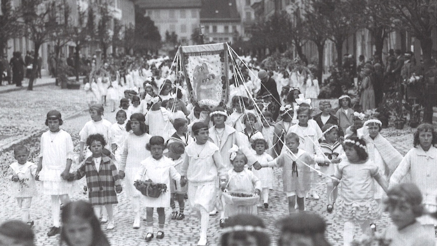 La procession de la Fête-Dieu à Bulle | ©  Musée Gruérien, Fonds Glasson