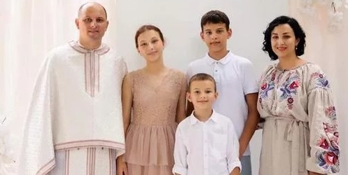 Maria Sabov, son mari Viktor et leur trois enfants | DR