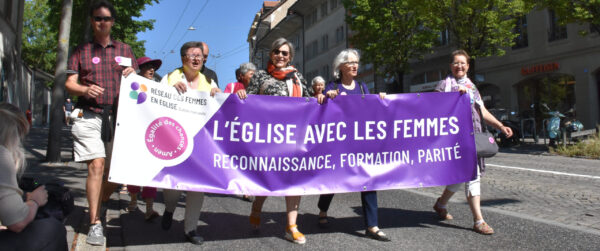 Le Synode sur la synodalité a donné de nouvelles orientation sur la place des femmes en Église | photo: manifestation du Réseau des femmes en Église Suisse romande, en juin 2023 © Raphaël Zbinden