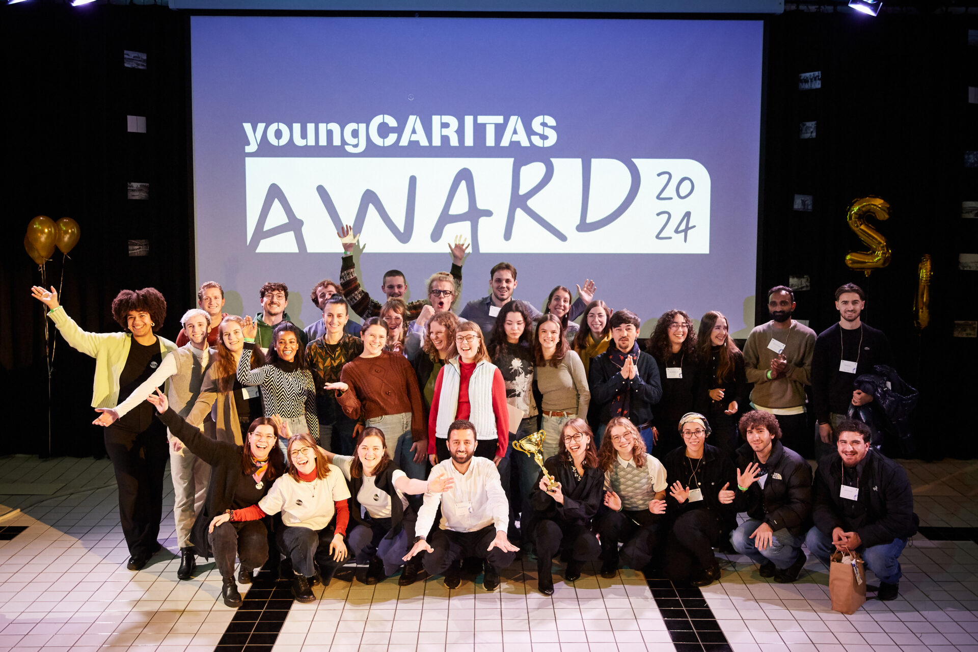 Les responsables des 12 projets inscrits au youngCaritas-Award | © Sara Furrer