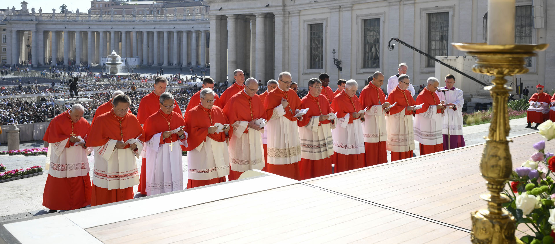 Que symbolise l'habit rouge des cardinaux? | © Vatican Media