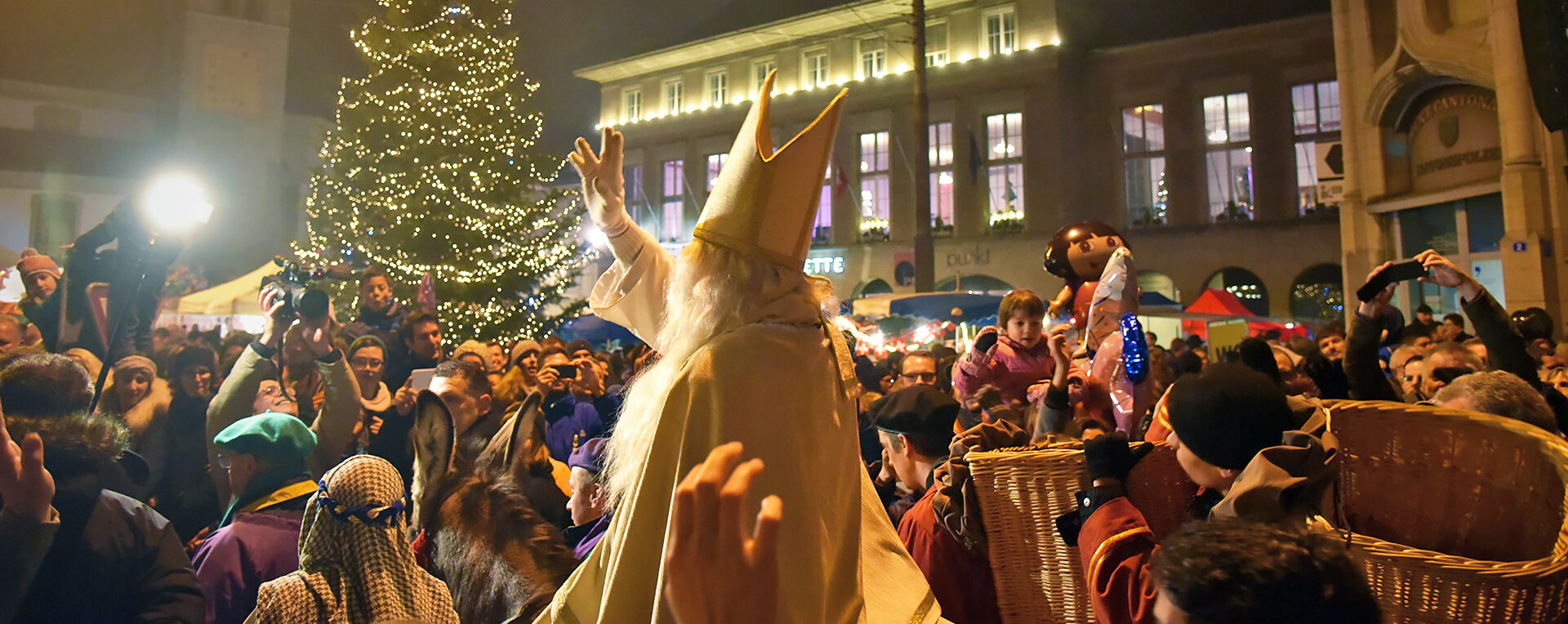 La fête de la Saint-Nicolas est étroitement associée à la ville de Fribourg | photo: cortège en 2015 © Pierre Pistoletti