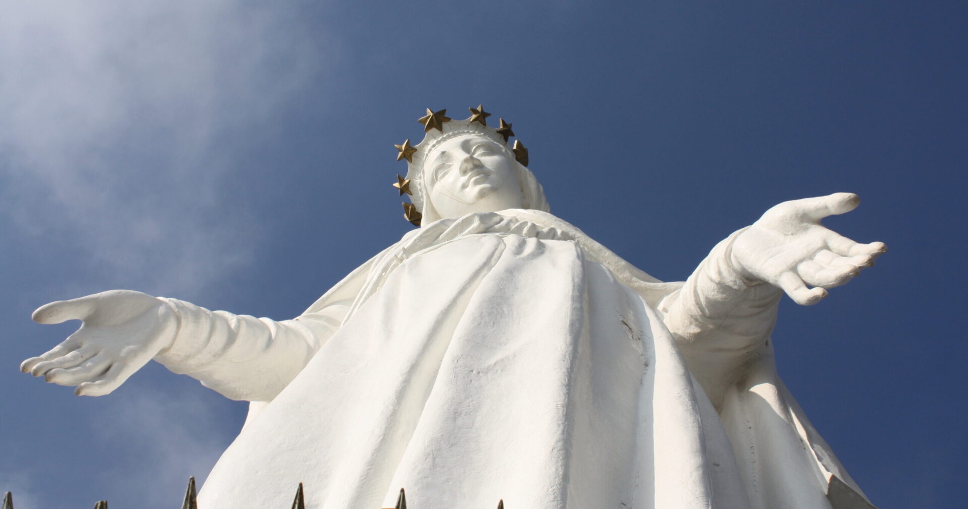 L'Immaculée conception nous appelle à rendre le monde meilleur. Vierge du sanctuaire Notre-Dame-du-Liban, Harissa | © Lucienne Bittar