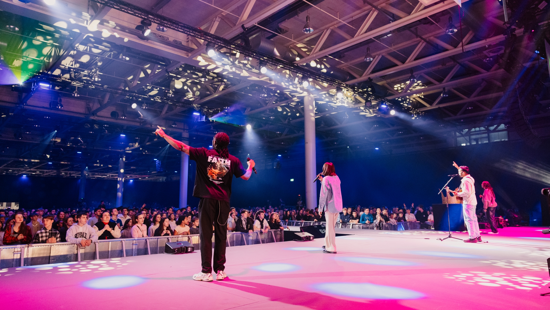 Le 'PraiseCamp' a réuni 7'000 jeunes chrétiens à Bâle | © PraiseCamp