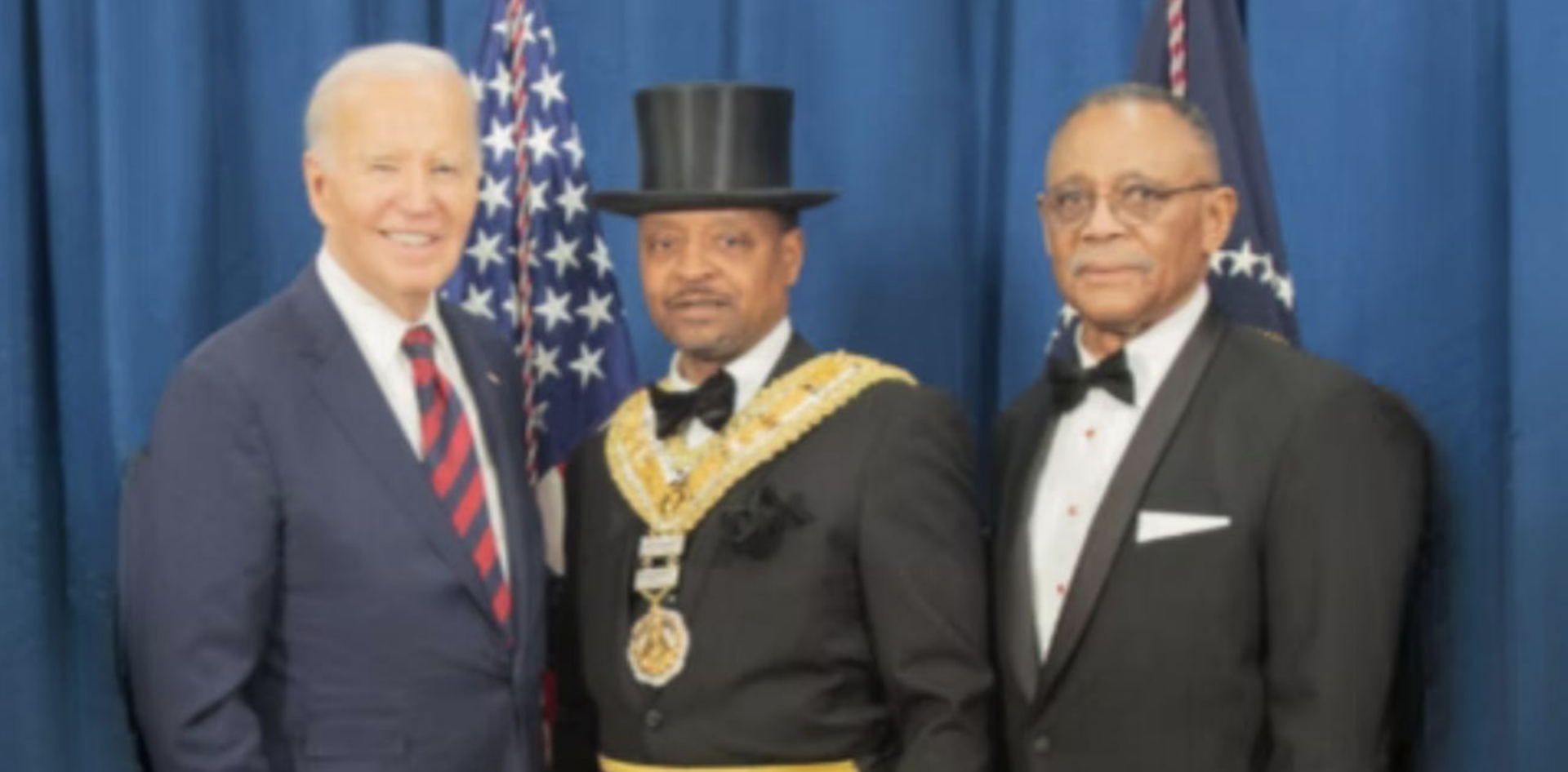 L'ancien président Joe Biden avec Victor C. Major, Grand Maître Vénérable de la Grande Loge Prince Hall de Caroline du Sud, le 19 janvier 2025 | © Conférence des Grands Maîtres des Maçons de Prince Hall