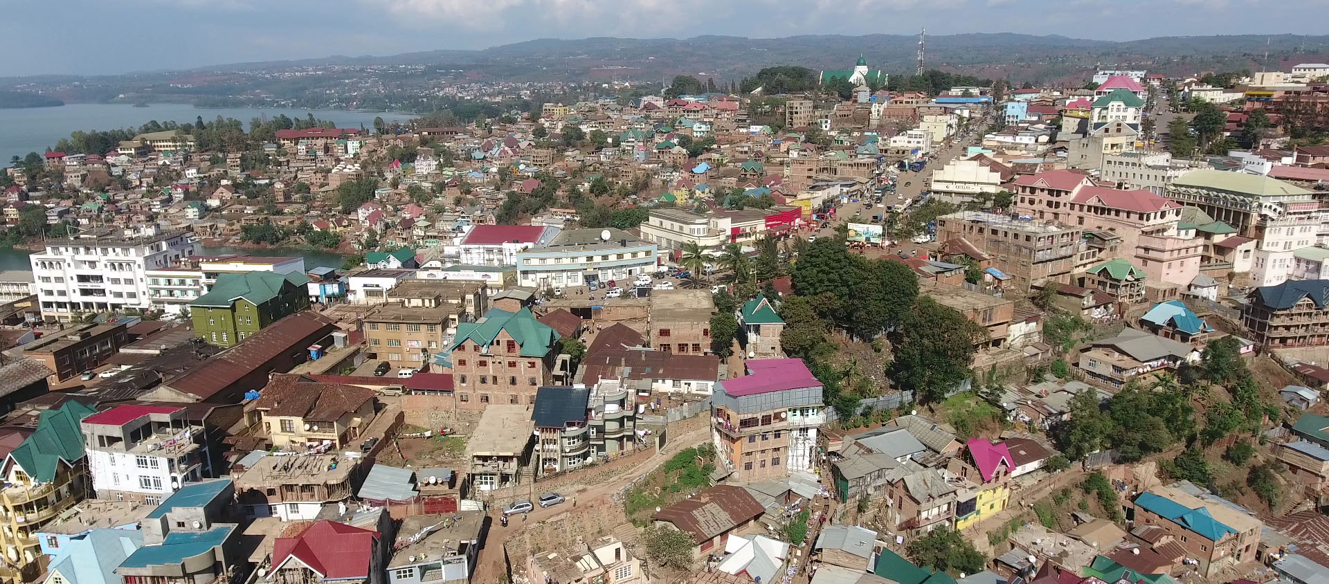 La ville de Bukavu où les habitants, ionquiets ont commencé à fair des stocks de nourriture | © EMMANRMS/wikipedia/CC BY-SA 4.0