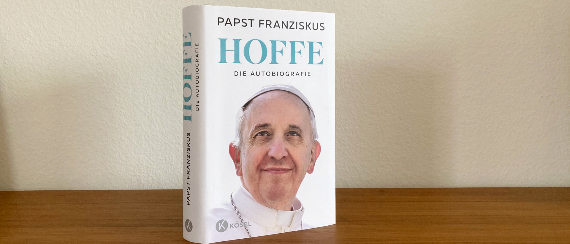 Plus de 50'000 exemplaires de l'autobiographie du pape François "Espère" ont déjà été vendus en Allemagne début février | © Barbara Ludwig