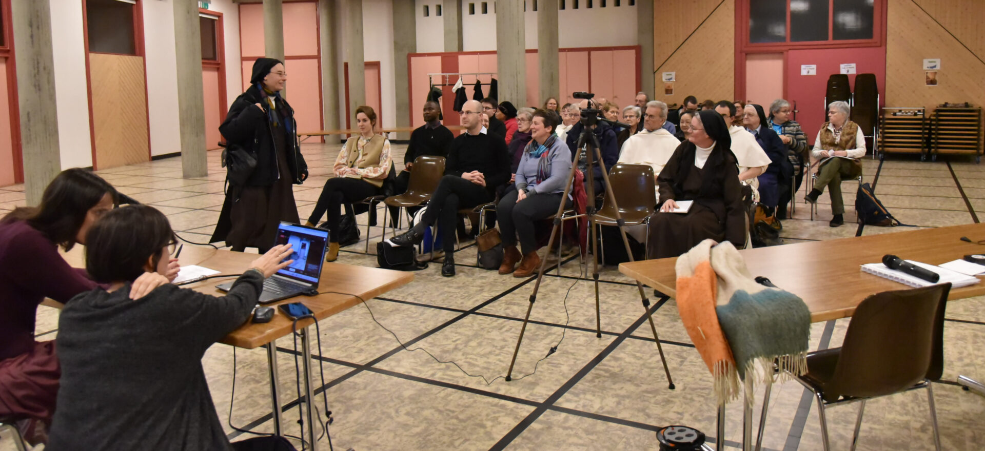 La conférence "Entrer dans la vie religieuse aujourd'hui" a réuni des personnes actives dans la vie consacrée | © Raphaël Zbinden