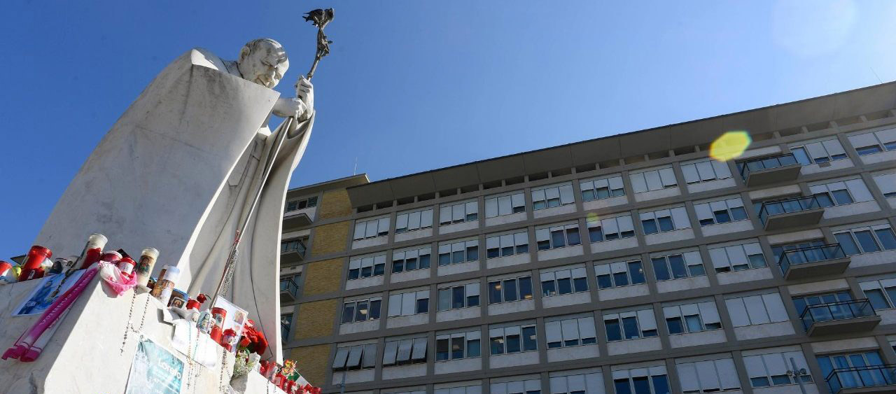 L'état de santé du pape s'améliore graduellement communique le Saint-Siège | © Vatican Media