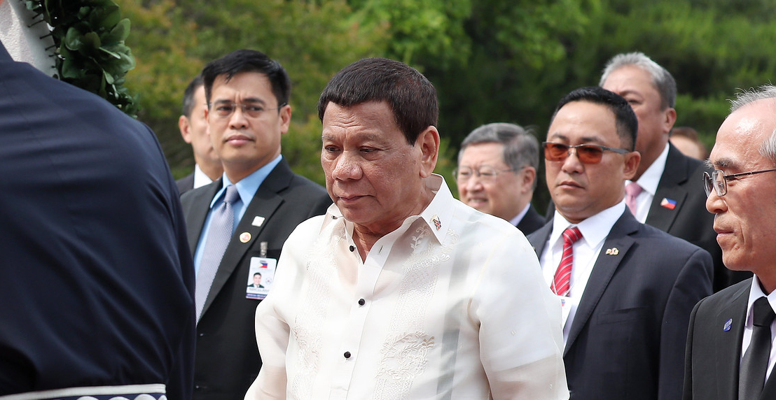 L'ancien président philippin Rodrigo Duterte s'est fait arrêter le 11 mars 2025 à l'aéroport de Manille | photo d'illustration: visite de Rodrigo Duterte en Corée du Sud, en 2018 © Republic of Korea/Flickr/CC BY 2.0